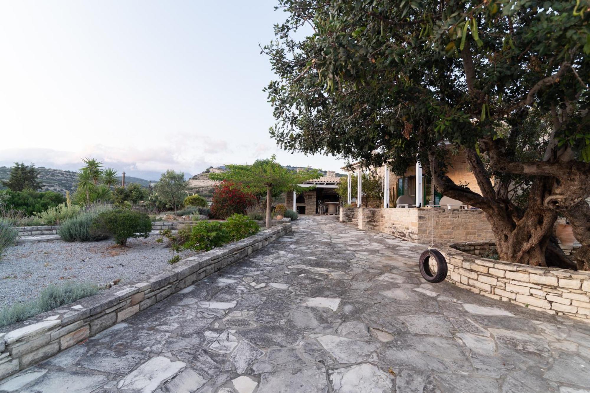 Carob Villa Moírai Buitenkant foto