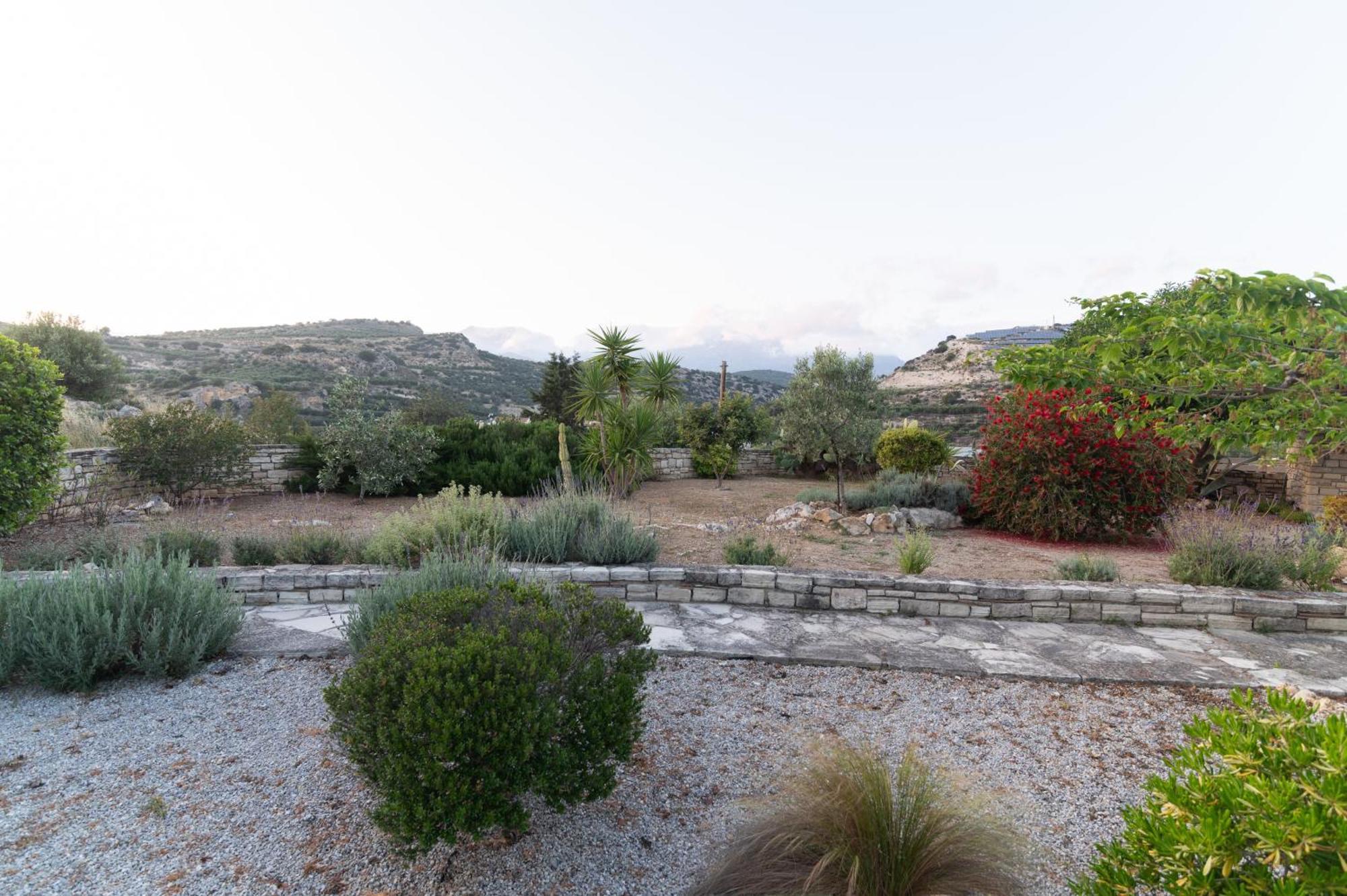 Carob Villa Moírai Buitenkant foto