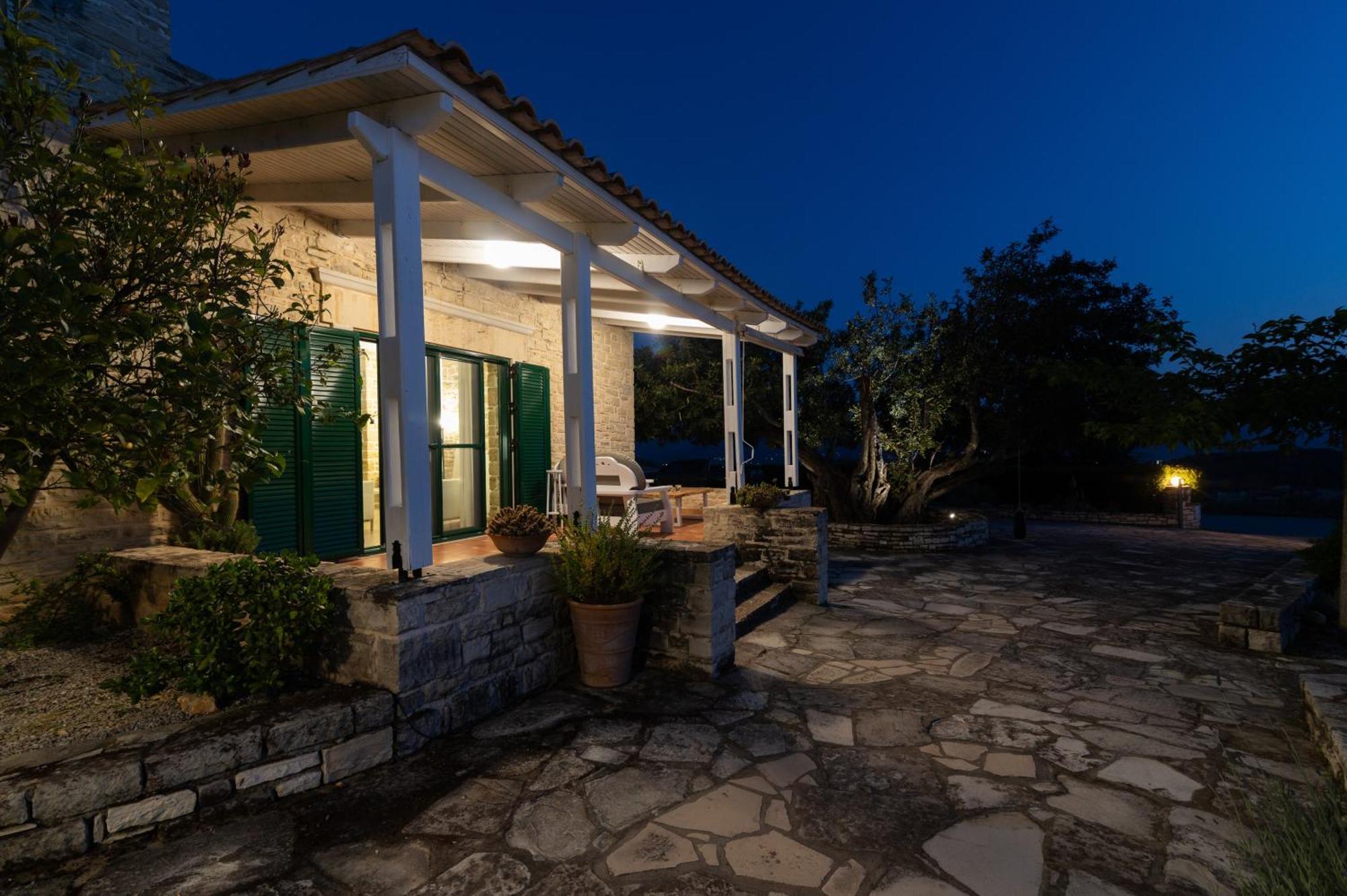Carob Villa Moírai Buitenkant foto