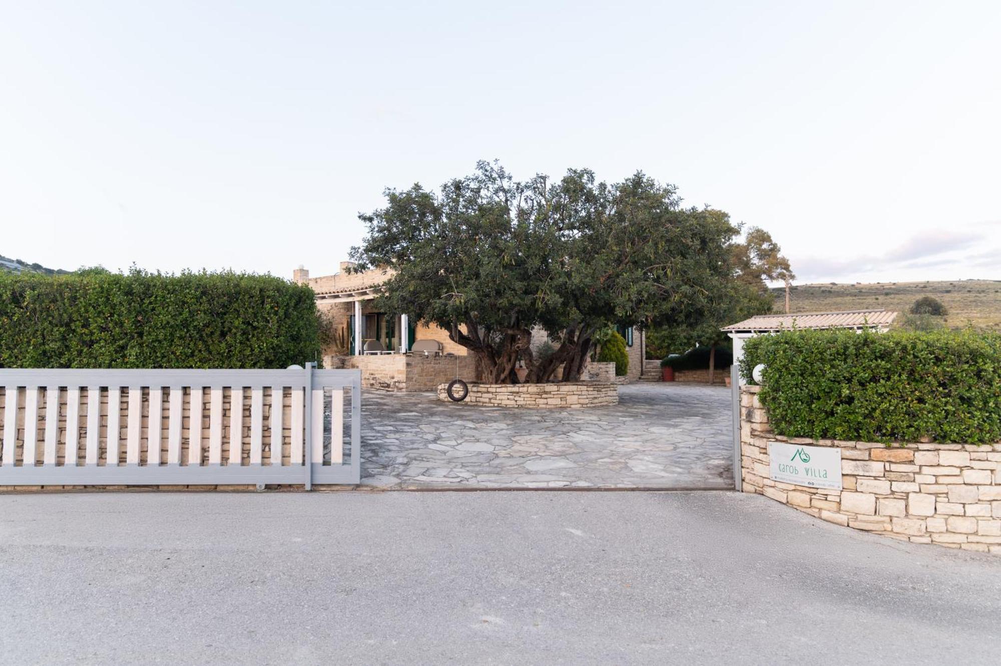 Carob Villa Moírai Buitenkant foto